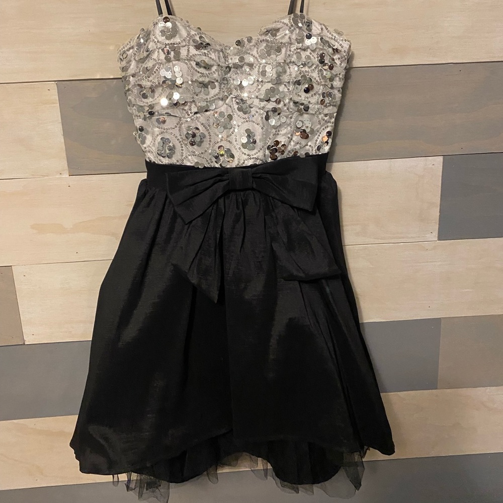 Strapless prom dress by Deb. Size 5. Sequin top organza skirt w layers of mesh.
